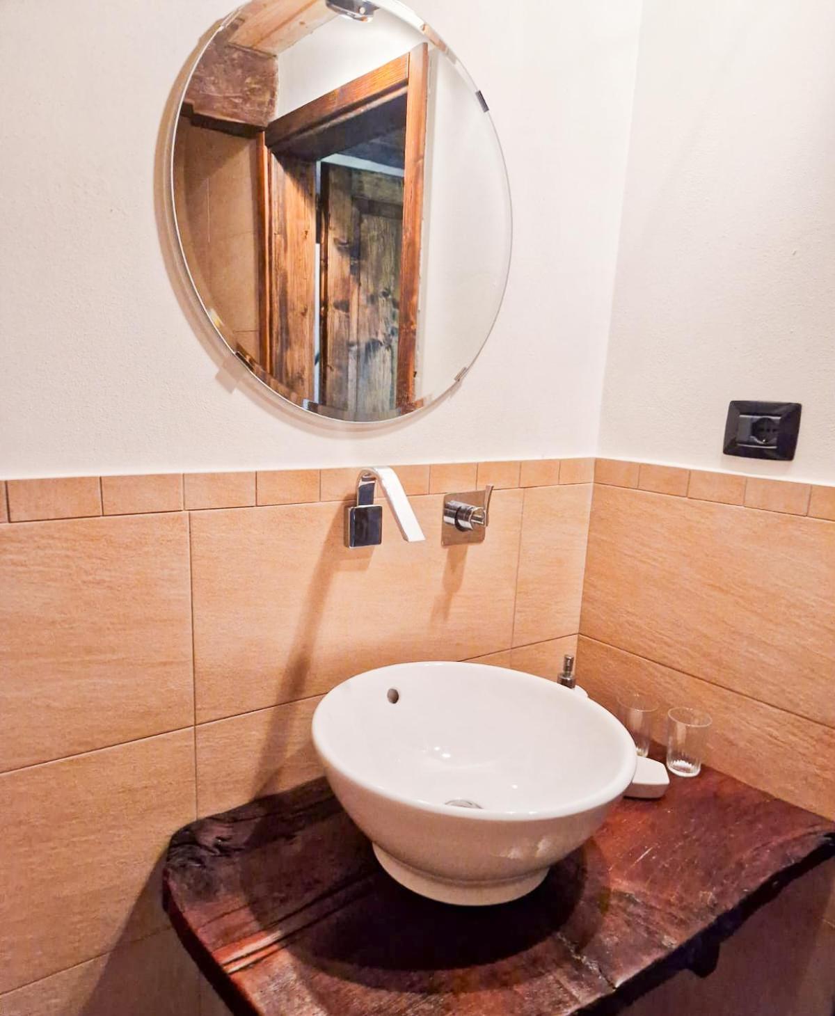 B&B Barbaia Levice ภายนอก รูปภาพ