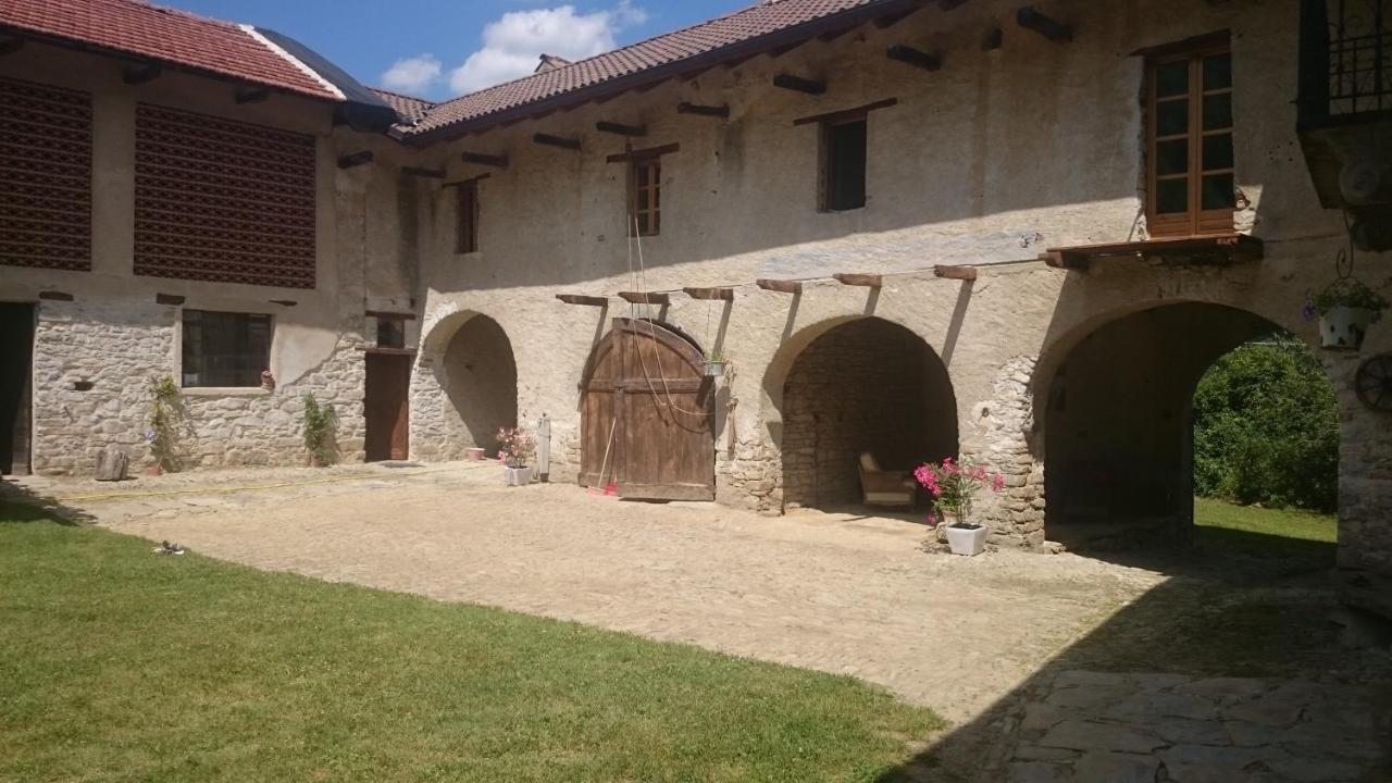 B&B Barbaia Levice ภายนอก รูปภาพ